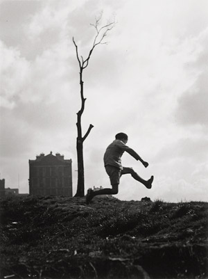 Lot 4141, Auction  110, Doisneau, Robert, La poterne des peubliers, Paris