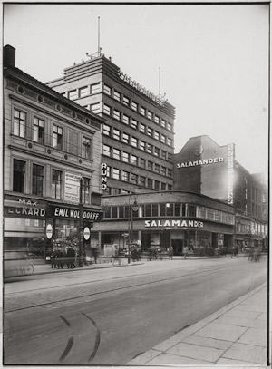 Lot 4114, Auction  112, Berlin, Views of Salamander shoe store and display windows