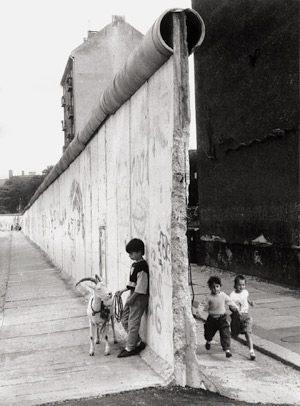 Lot 4214, Auction  113, Krolow, Wolfgang, Zweigeteilt. Berlin-Kreuzberg