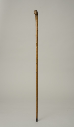 Lot 2301, Auction  119, Spazierstock, Spazierstock mit geschnitztem Knauf (Männerkopf mit Zopffrisur)