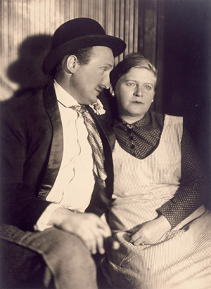 Lot 4204, Auction  123, Jacobi, Lotte, Theater portraits of Hans Albers and Lucie Höflich in Ferdinand Bruckners "Die Verbrecher"