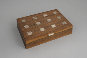 Lot 8328, Auction  123, Hansen, Hans - Werkstatt, Holzschatulle mit Silberintarsien