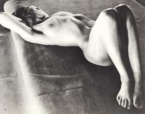 Lot 3490, Auction  125, Stone, Sasha, Femmes. 20 Planches. Collection d'Études Photographiques du Corps Humain No.1 (alles Erschienene). Paris, Arts et Métiers Graphiques, 1933