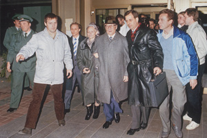 Lot 4170, Auction  125, Hebler, Peter, Verhaftung von Erich Honecker Berlin, Charité