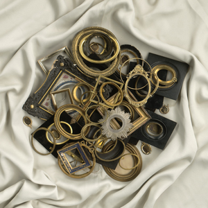 Lot 6304, Auction  125, Konvolut Rahmen und Gläser für Miniaturen, Zahlreiche Miniaturenrahmen aus Metall und anderen Materialen plus 15 Gläser