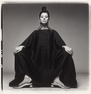 Lot 6681, Auction  125, Avedon, Richard, Barbra Streisand gekleidet in Madame Grès für Vogue